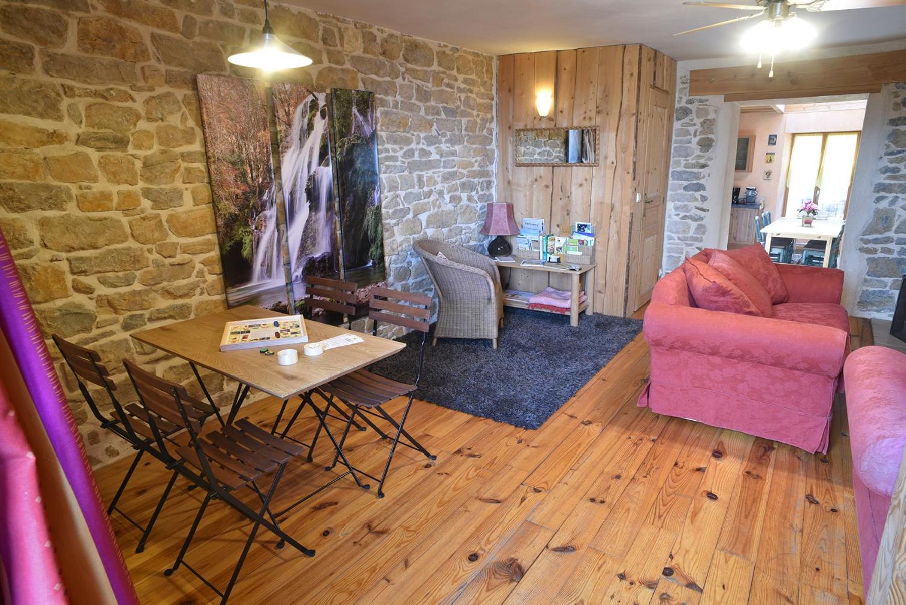 Gite Le Douglas, Vignoble Et Reculees Du Jura - Avec Sauna Lavigny Buitenkant foto